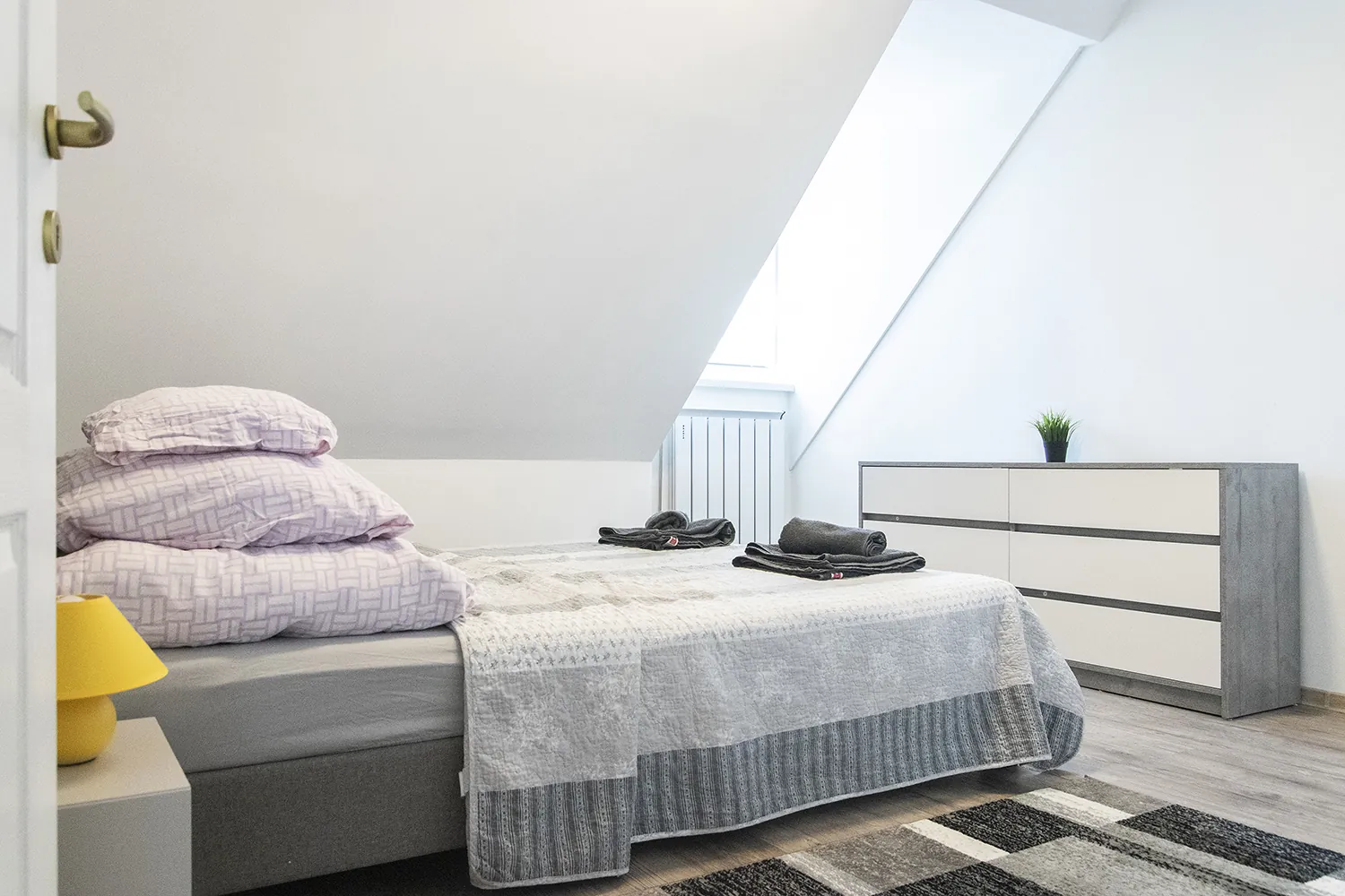 Telihold Apartman Velence